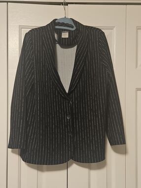 Kim&Co. Black Blazer with White Pinstripes Add To Bundle